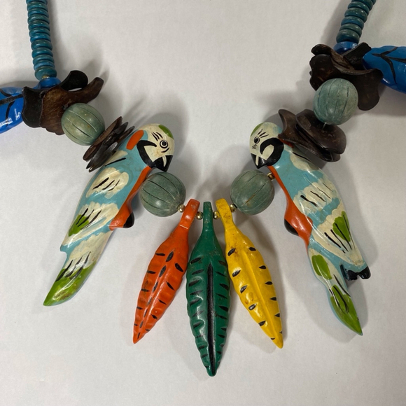 Vintage Wooden Tropical Parrot Beads Necklace 16 Inch - Picture 3 of 8